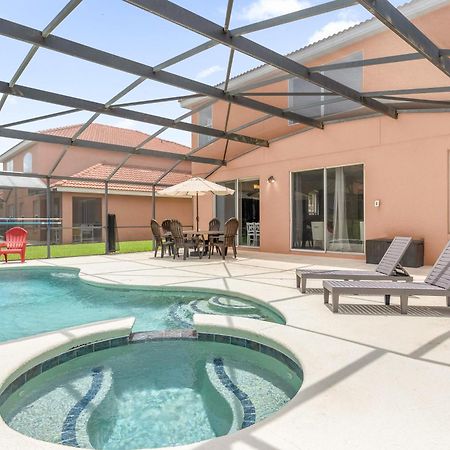 Large Spacious Home W Private Pool & Hot Tub Davenport Luaran gambar