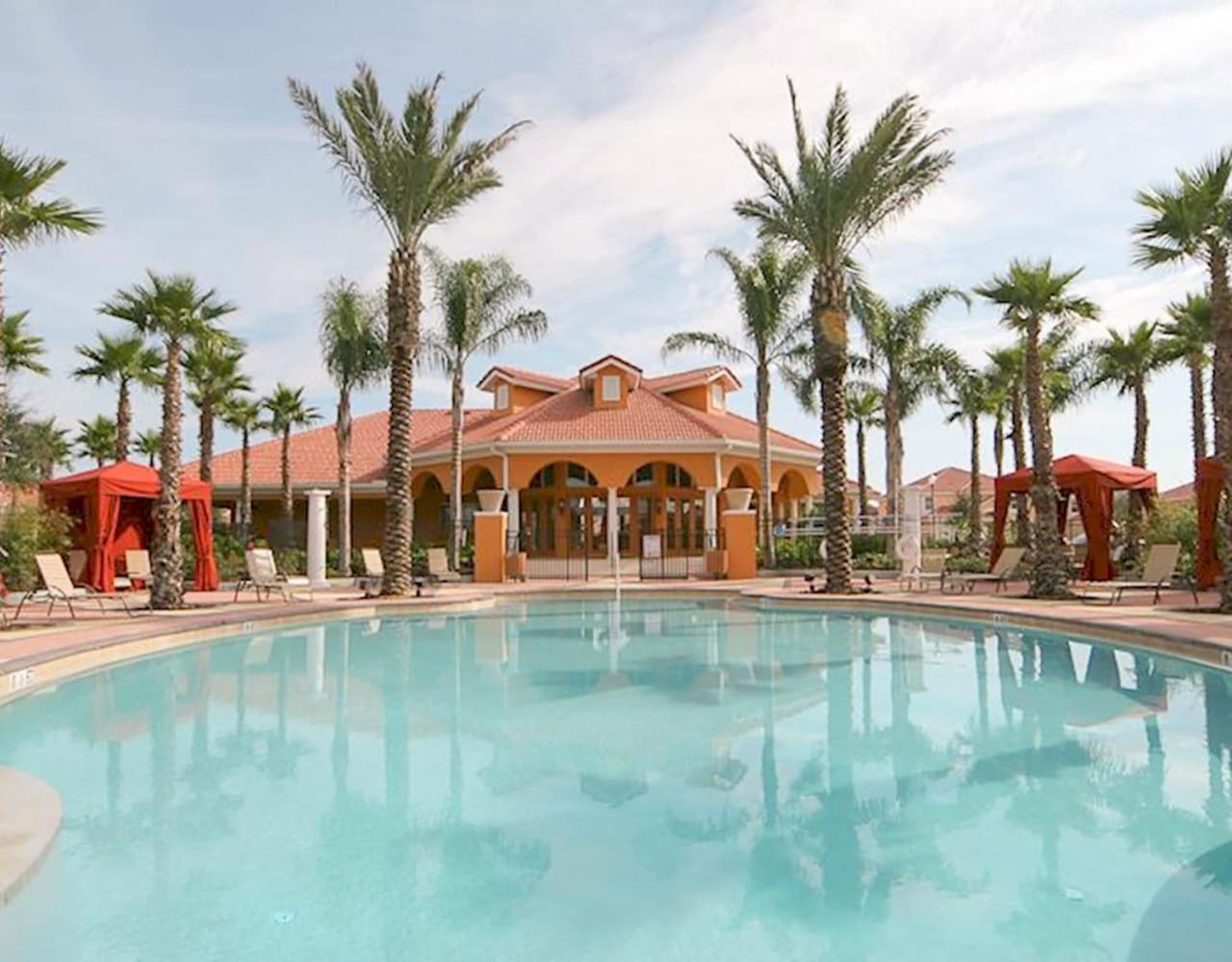 Large Spacious Home W Private Pool & Hot Tub Davenport Luaran gambar