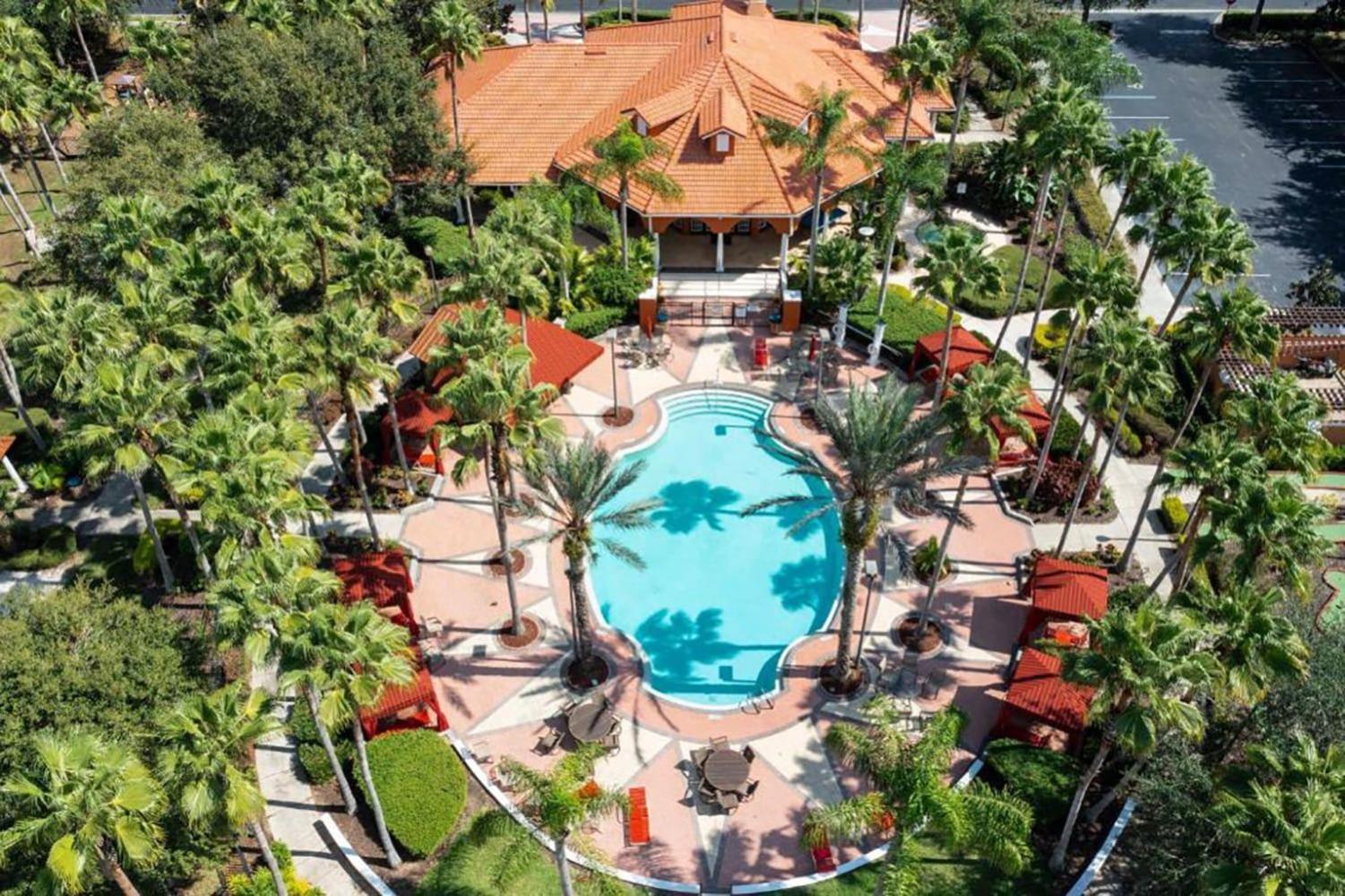 Large Spacious Home W Private Pool & Hot Tub Davenport Luaran gambar