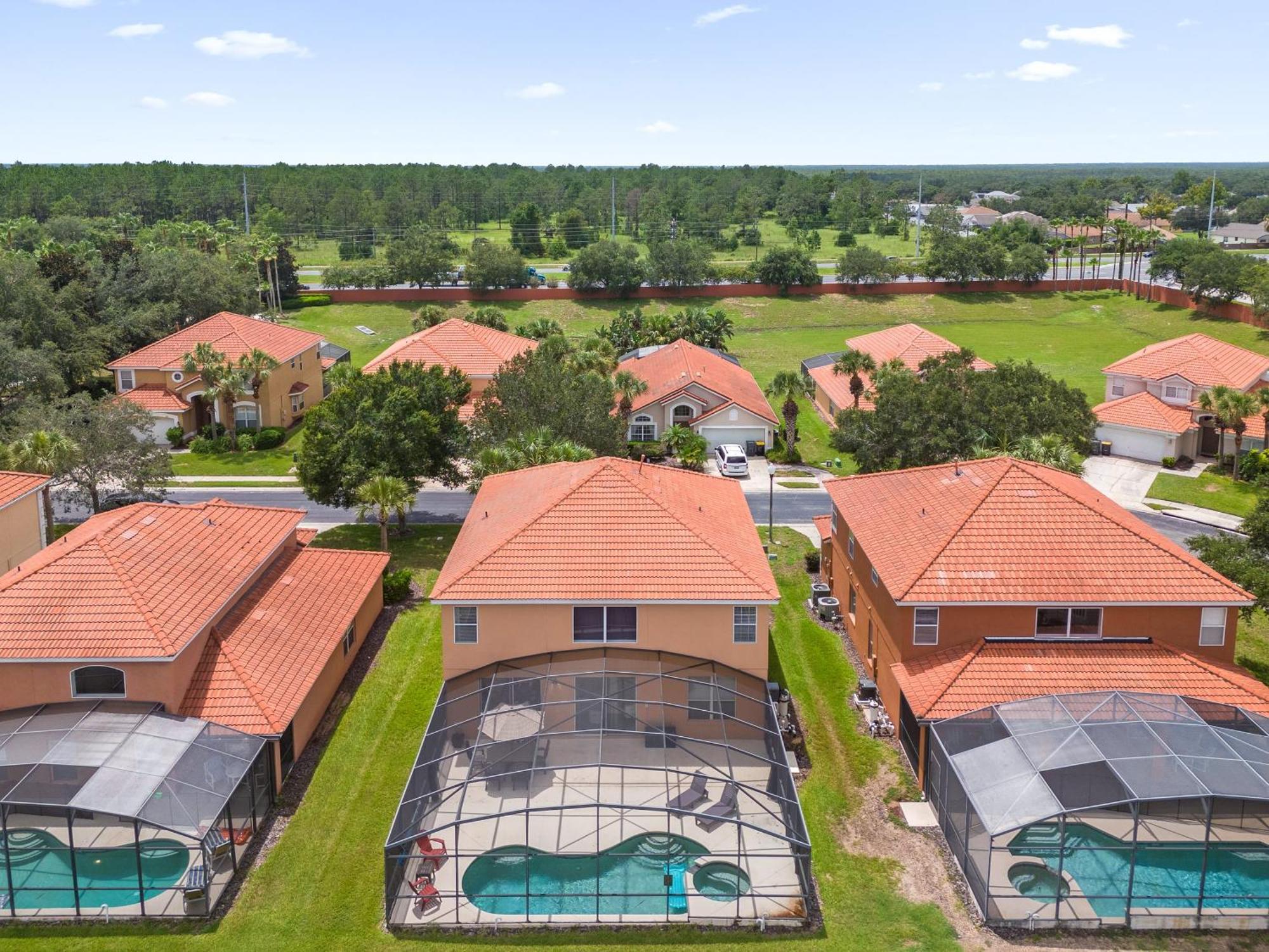 Large Spacious Home W Private Pool & Hot Tub Davenport Luaran gambar