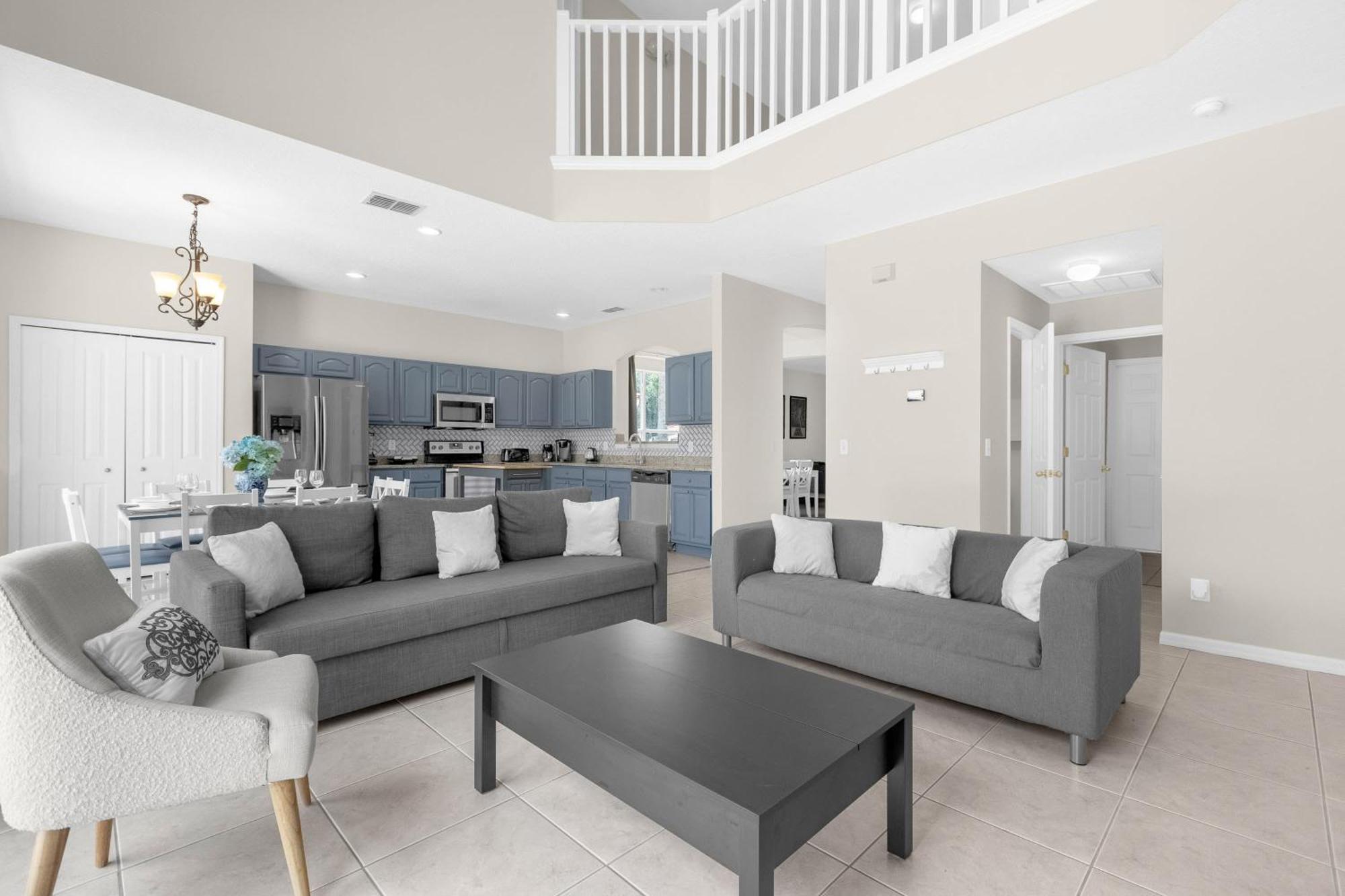 Large Spacious Home W Private Pool & Hot Tub Davenport Luaran gambar