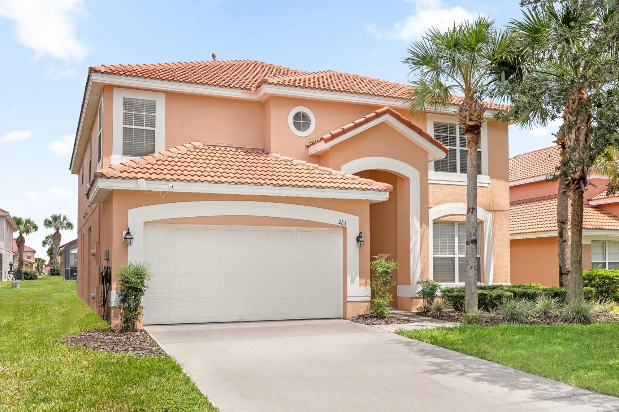 Large Spacious Home W Private Pool & Hot Tub Davenport Luaran gambar